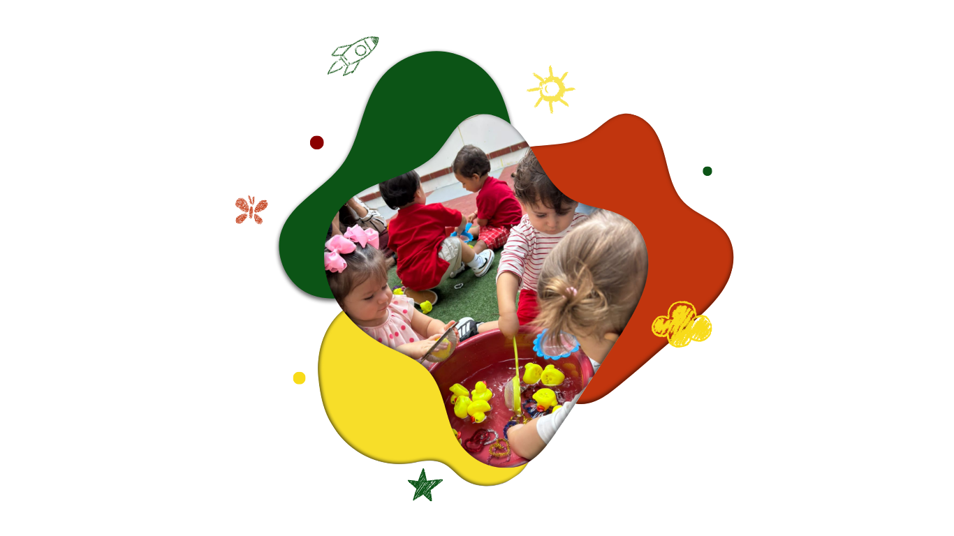 Niños jugando en el jardín infantil